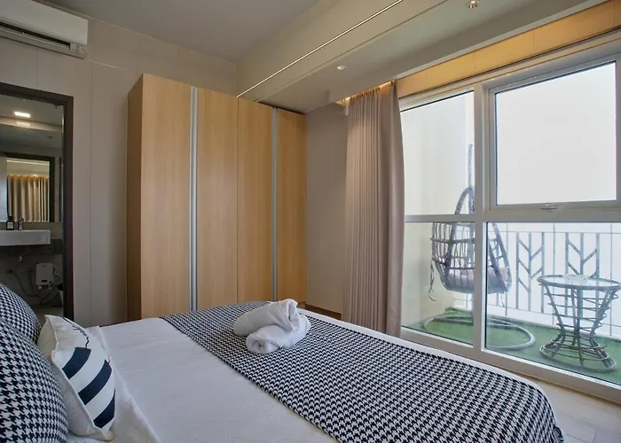 Luxury Near Solaire And Okada *